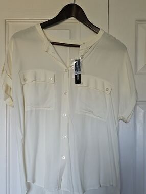 Womens Reitmans Short-Sleeve Button Front Blouse in Cream